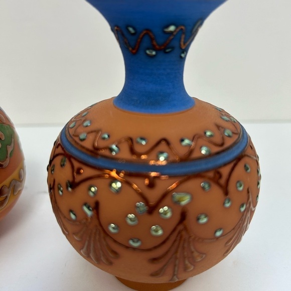 Red Clay Pottery / Lidded Trinket /Oval Hand Painted /Matching Small Vase - Picture 3 of 10